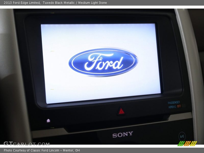 Tuxedo Black Metallic / Medium Light Stone 2013 Ford Edge Limited