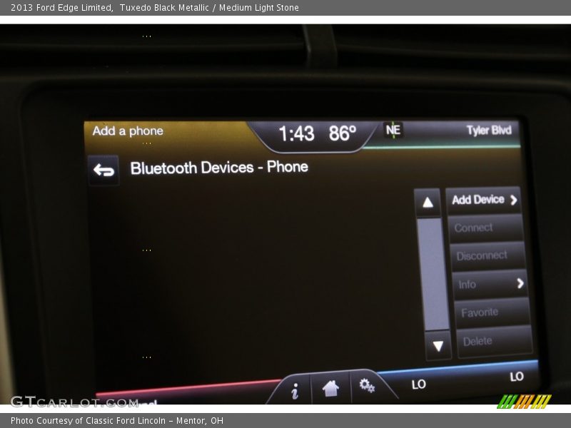 Tuxedo Black Metallic / Medium Light Stone 2013 Ford Edge Limited