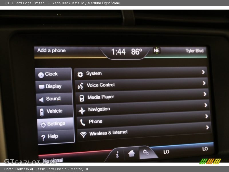 Tuxedo Black Metallic / Medium Light Stone 2013 Ford Edge Limited