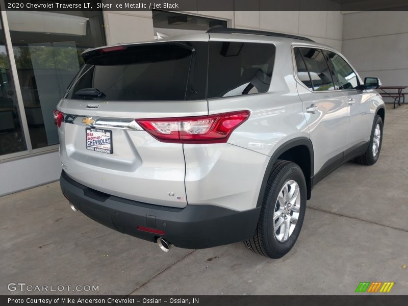 Silver Ice Metallic / Jet Black 2020 Chevrolet Traverse LT