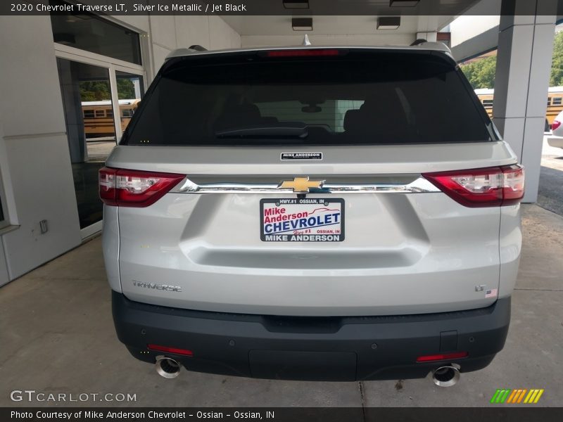 Silver Ice Metallic / Jet Black 2020 Chevrolet Traverse LT