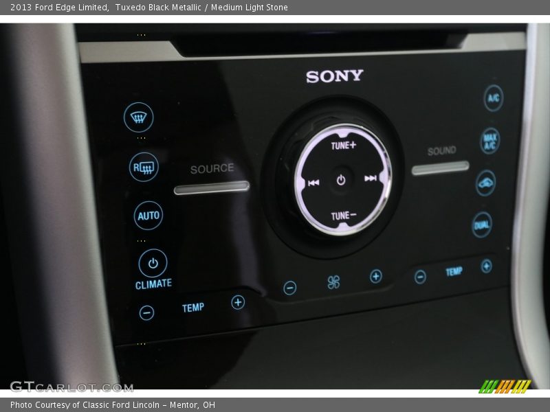 Tuxedo Black Metallic / Medium Light Stone 2013 Ford Edge Limited