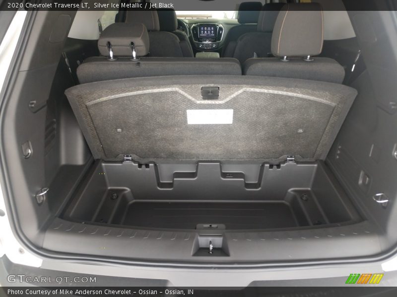 Silver Ice Metallic / Jet Black 2020 Chevrolet Traverse LT
