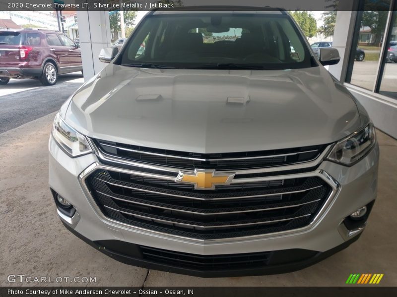 Silver Ice Metallic / Jet Black 2020 Chevrolet Traverse LT