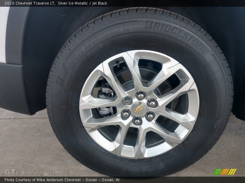 Silver Ice Metallic / Jet Black 2020 Chevrolet Traverse LT