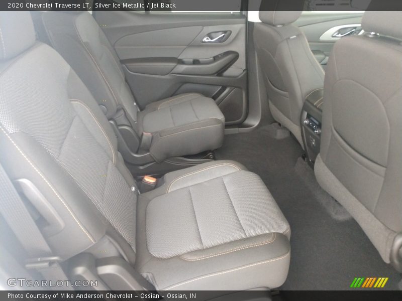 Silver Ice Metallic / Jet Black 2020 Chevrolet Traverse LT