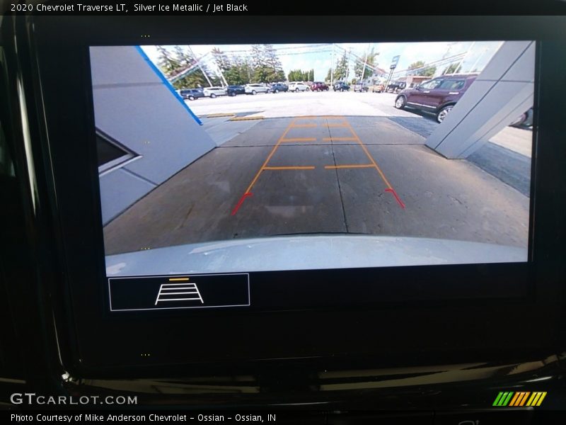 Silver Ice Metallic / Jet Black 2020 Chevrolet Traverse LT