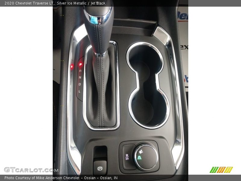 Silver Ice Metallic / Jet Black 2020 Chevrolet Traverse LT