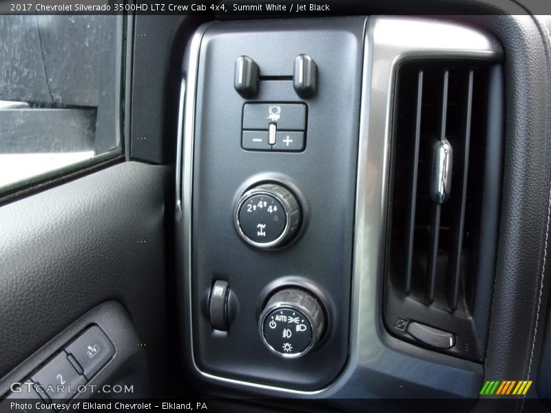 Summit White / Jet Black 2017 Chevrolet Silverado 3500HD LTZ Crew Cab 4x4