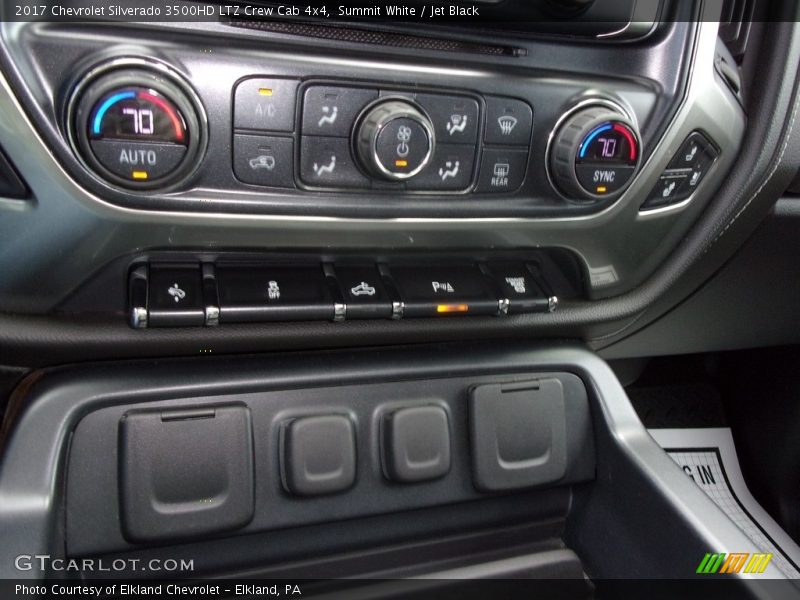 Summit White / Jet Black 2017 Chevrolet Silverado 3500HD LTZ Crew Cab 4x4
