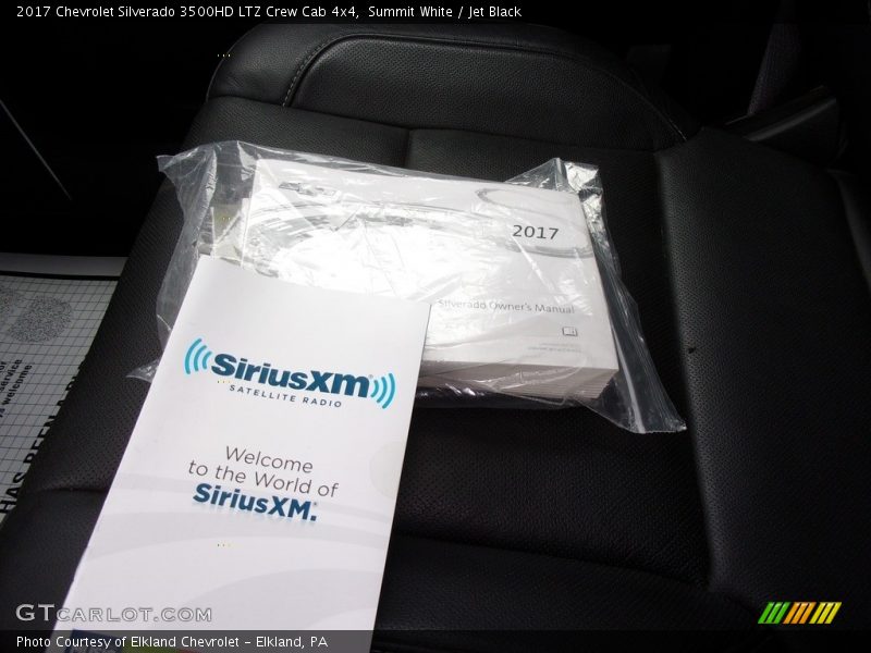 Summit White / Jet Black 2017 Chevrolet Silverado 3500HD LTZ Crew Cab 4x4