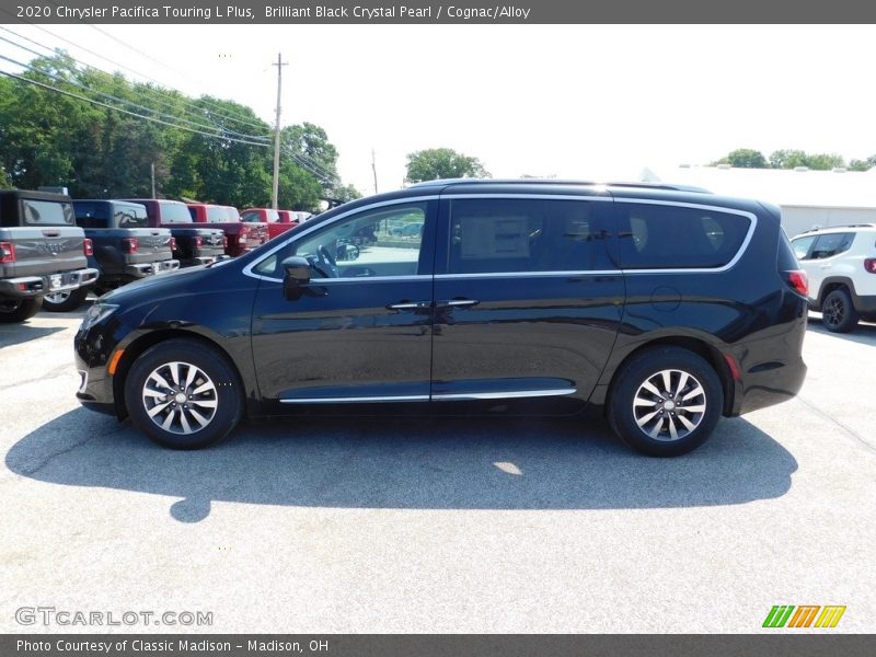 Brilliant Black Crystal Pearl / Cognac/Alloy 2020 Chrysler Pacifica Touring L Plus