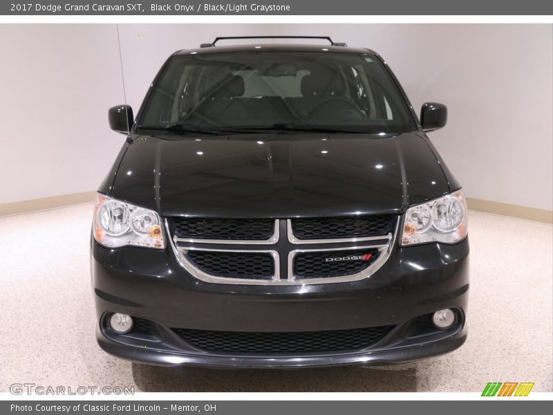Black Onyx / Black/Light Graystone 2017 Dodge Grand Caravan SXT