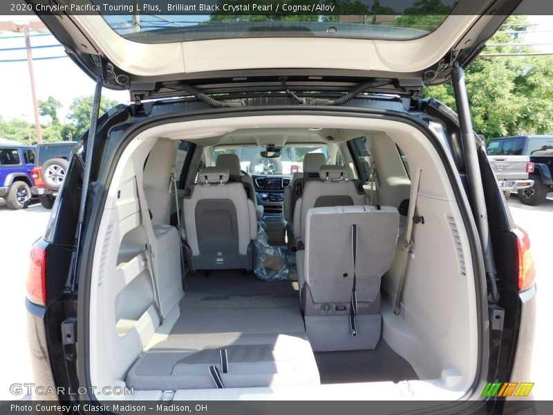 Brilliant Black Crystal Pearl / Cognac/Alloy 2020 Chrysler Pacifica Touring L Plus