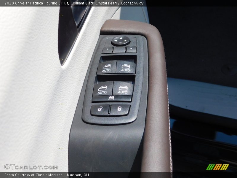 Brilliant Black Crystal Pearl / Cognac/Alloy 2020 Chrysler Pacifica Touring L Plus