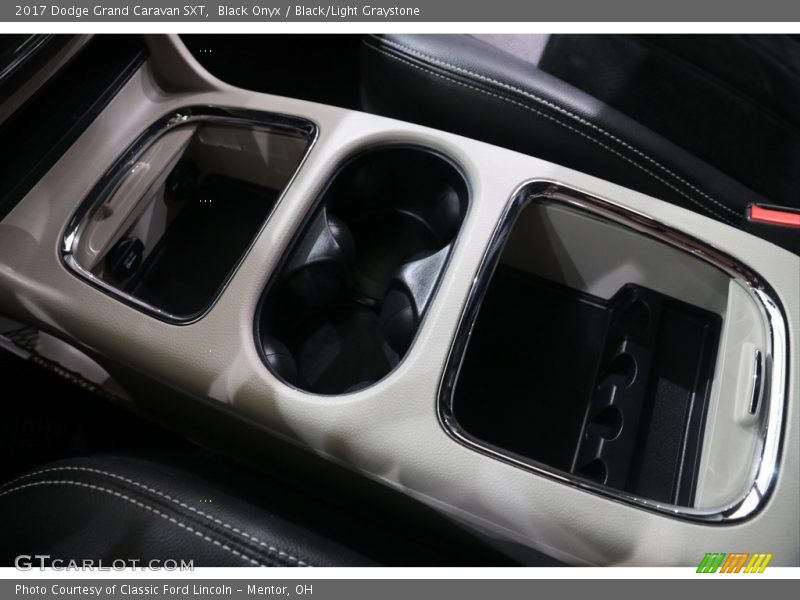 Black Onyx / Black/Light Graystone 2017 Dodge Grand Caravan SXT