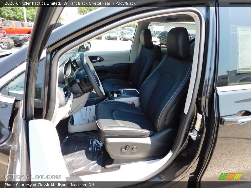 Brilliant Black Crystal Pearl / Alloy/Black 2020 Chrysler Pacifica Limited