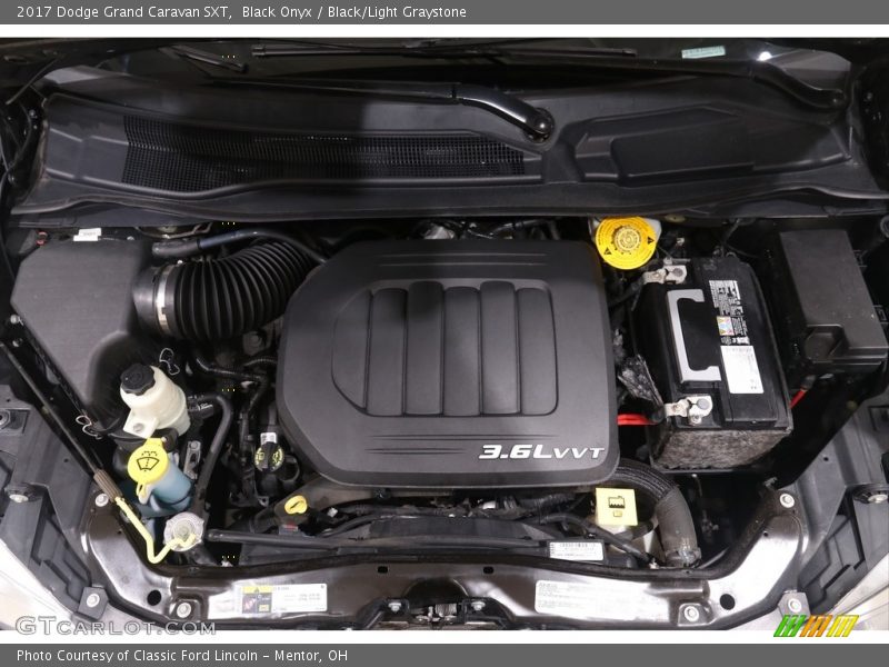 Black Onyx / Black/Light Graystone 2017 Dodge Grand Caravan SXT