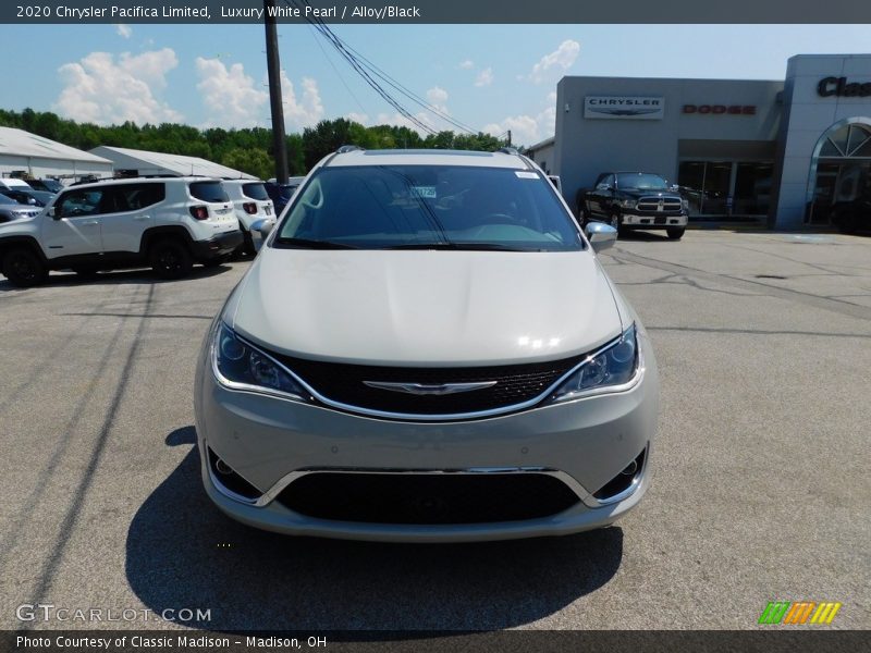 Luxury White Pearl / Alloy/Black 2020 Chrysler Pacifica Limited
