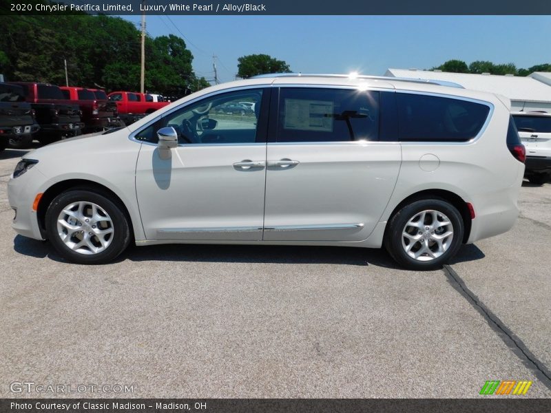 Luxury White Pearl / Alloy/Black 2020 Chrysler Pacifica Limited