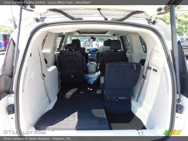 Luxury White Pearl / Alloy/Black 2020 Chrysler Pacifica Limited