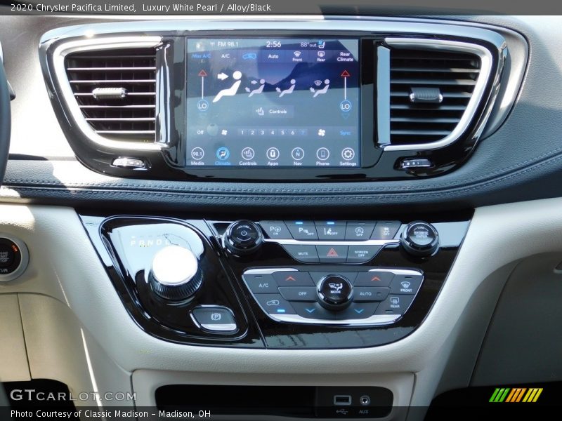 Luxury White Pearl / Alloy/Black 2020 Chrysler Pacifica Limited