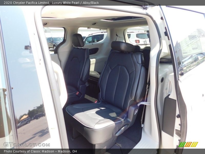 Luxury White Pearl / Alloy/Black 2020 Chrysler Pacifica Limited