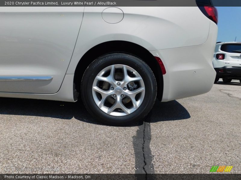 Luxury White Pearl / Alloy/Black 2020 Chrysler Pacifica Limited