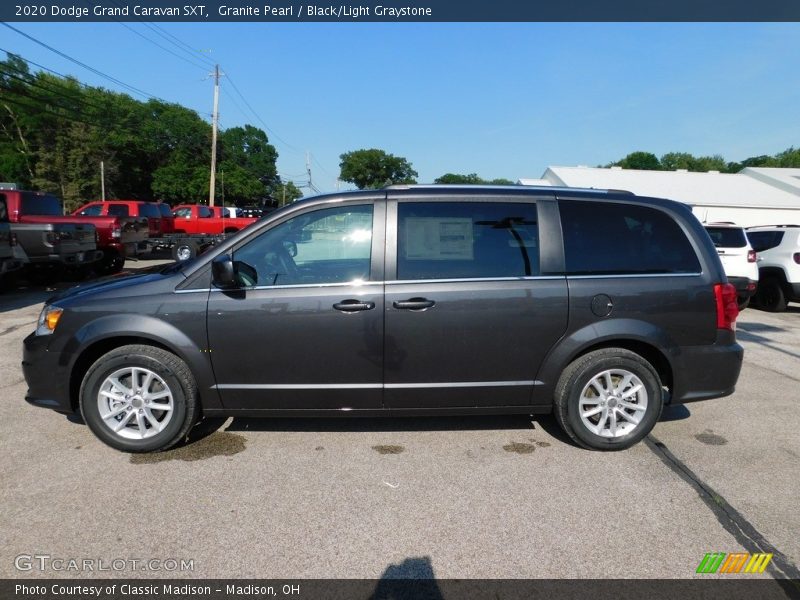  2020 Grand Caravan SXT Granite Pearl