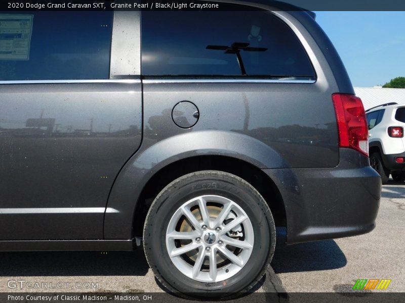 Granite Pearl / Black/Light Graystone 2020 Dodge Grand Caravan SXT