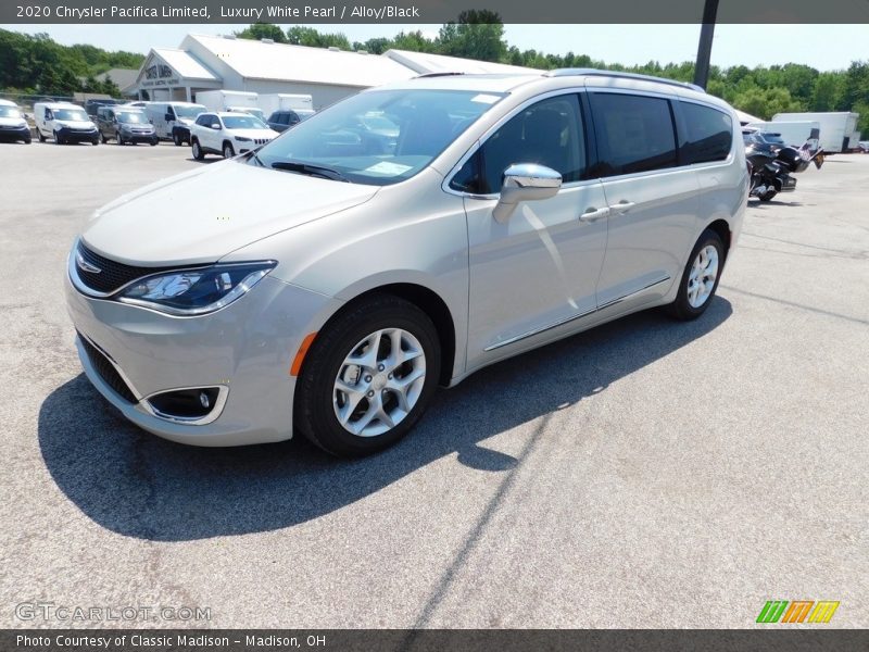 Luxury White Pearl / Alloy/Black 2020 Chrysler Pacifica Limited