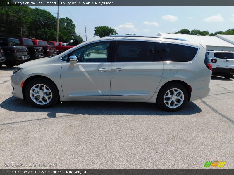 Luxury White Pearl / Alloy/Black 2020 Chrysler Pacifica Limited