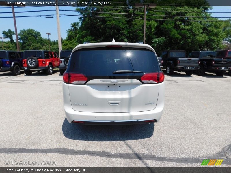 Luxury White Pearl / Alloy/Black 2020 Chrysler Pacifica Limited