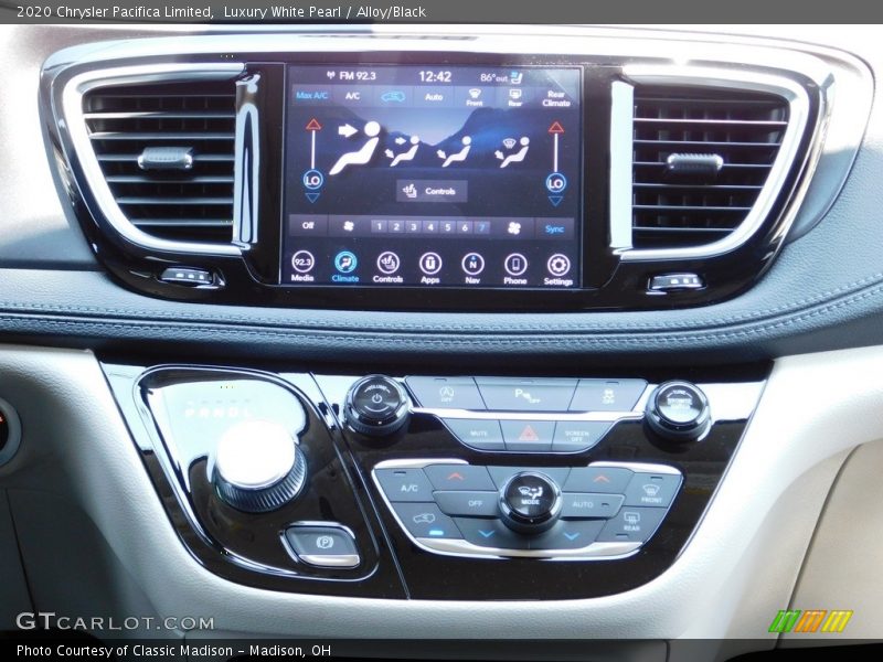 Luxury White Pearl / Alloy/Black 2020 Chrysler Pacifica Limited