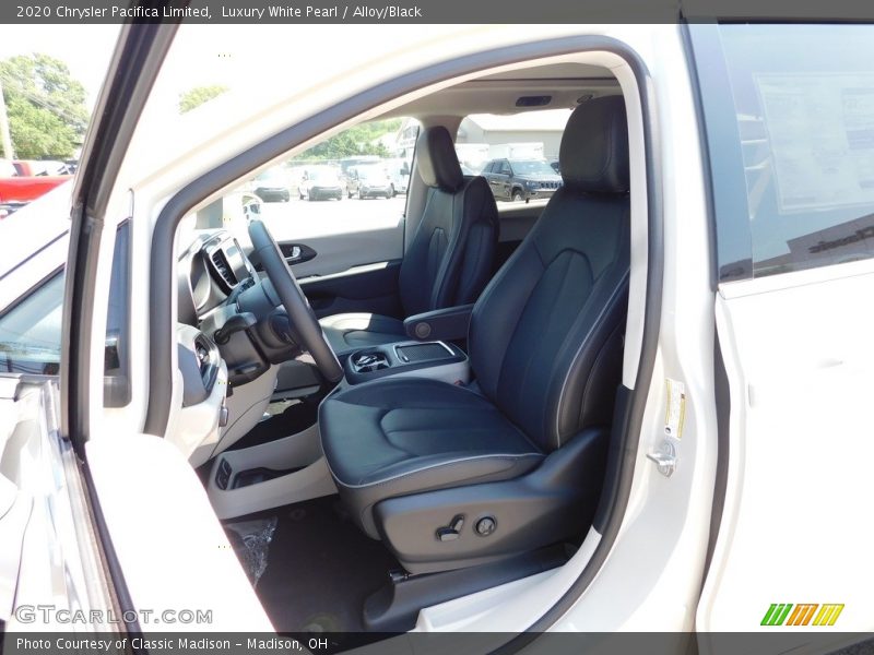 Luxury White Pearl / Alloy/Black 2020 Chrysler Pacifica Limited