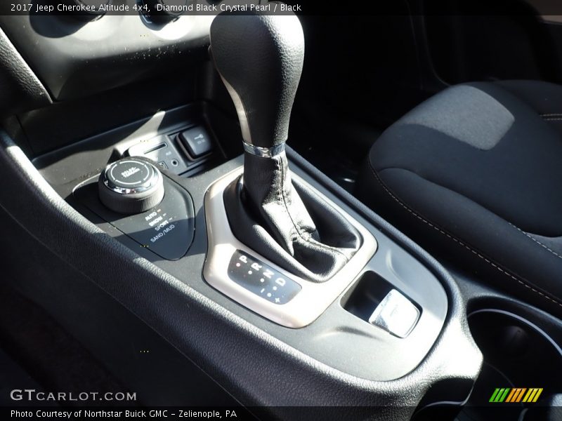 Diamond Black Crystal Pearl / Black 2017 Jeep Cherokee Altitude 4x4
