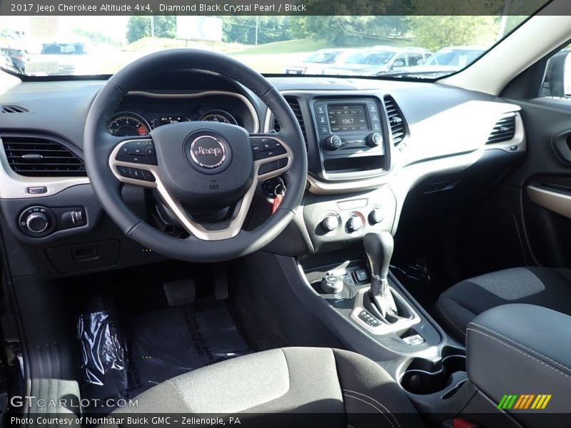 Diamond Black Crystal Pearl / Black 2017 Jeep Cherokee Altitude 4x4