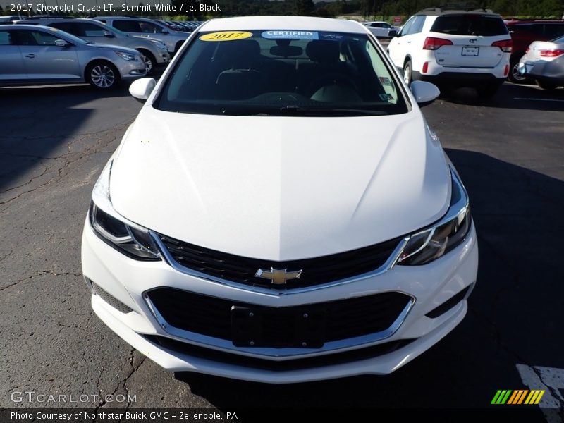 Summit White / Jet Black 2017 Chevrolet Cruze LT