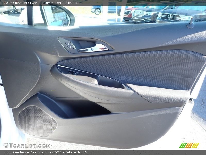 Summit White / Jet Black 2017 Chevrolet Cruze LT