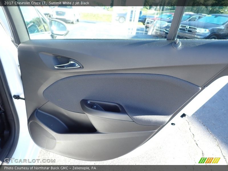 Summit White / Jet Black 2017 Chevrolet Cruze LT
