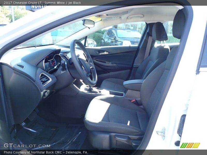 Summit White / Jet Black 2017 Chevrolet Cruze LT
