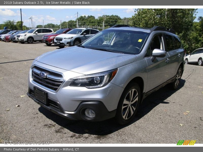 Ice Silver Metallic / Slate Black 2019 Subaru Outback 2.5i