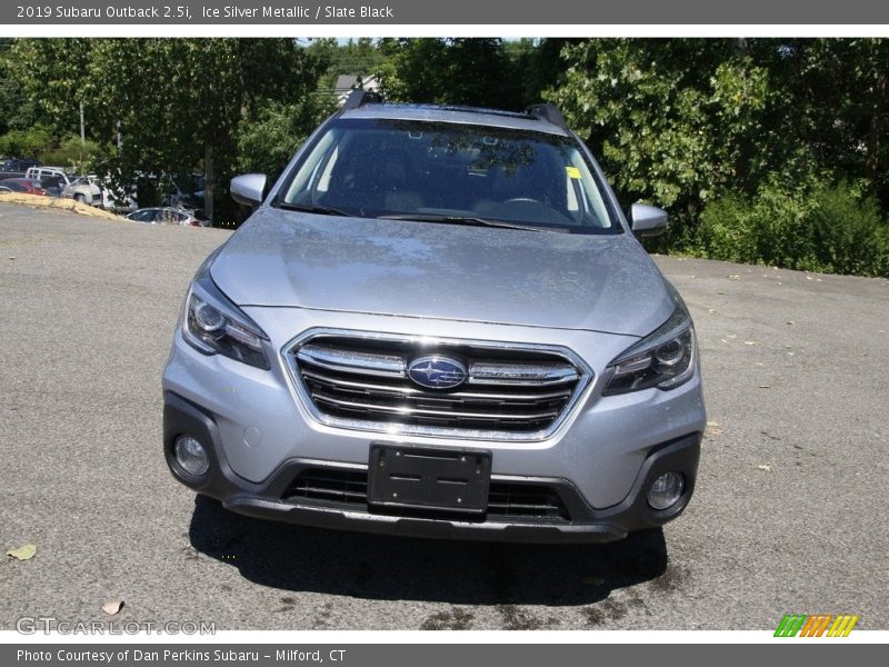Ice Silver Metallic / Slate Black 2019 Subaru Outback 2.5i