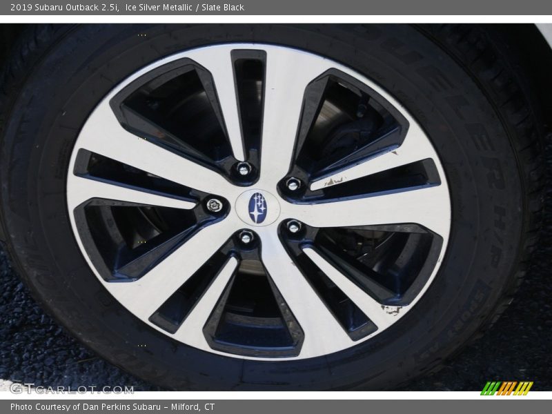 Ice Silver Metallic / Slate Black 2019 Subaru Outback 2.5i