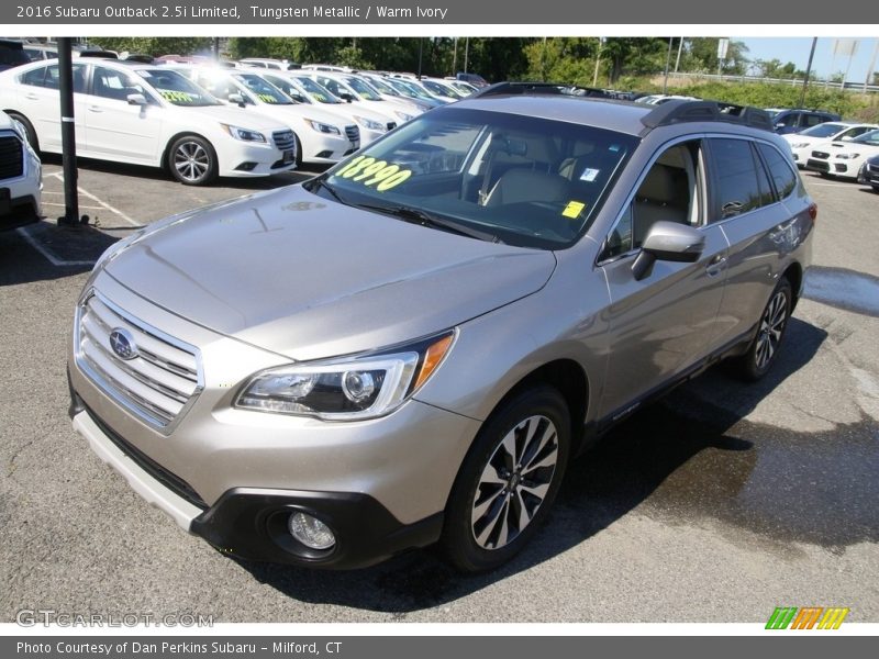 Front 3/4 View of 2016 Outback 2.5i Limited