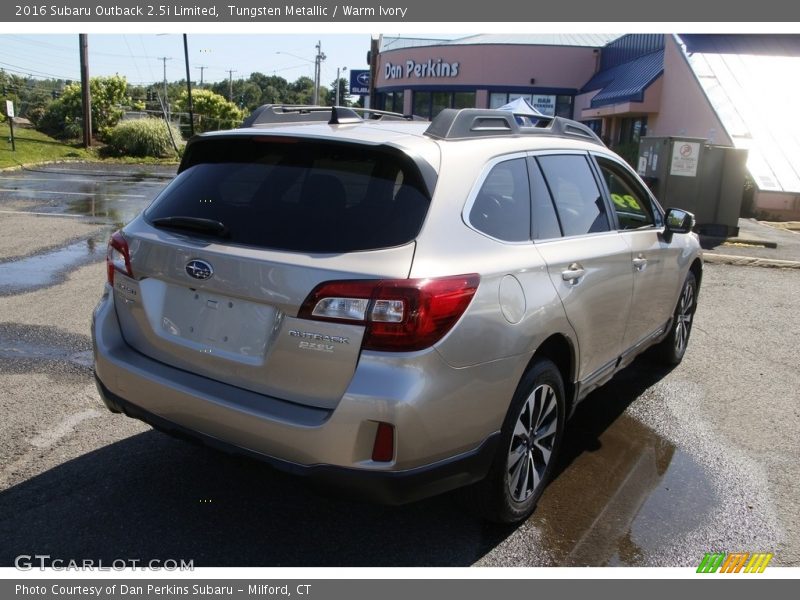 Tungsten Metallic / Warm Ivory 2016 Subaru Outback 2.5i Limited