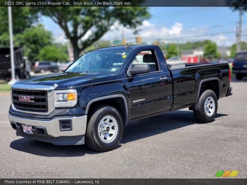 Front 3/4 View of 2015 Sierra 1500 Regular Cab