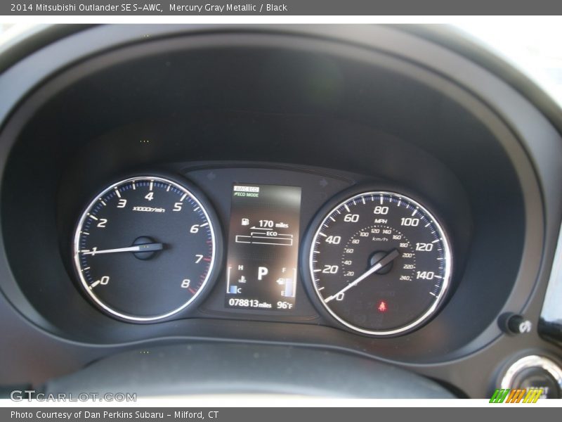 Mercury Gray Metallic / Black 2014 Mitsubishi Outlander SE S-AWC
