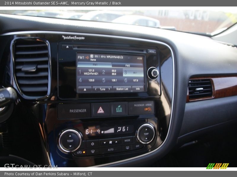 Mercury Gray Metallic / Black 2014 Mitsubishi Outlander SE S-AWC
