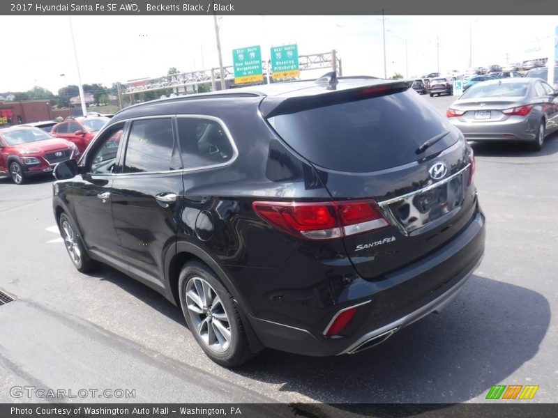 Becketts Black / Black 2017 Hyundai Santa Fe SE AWD